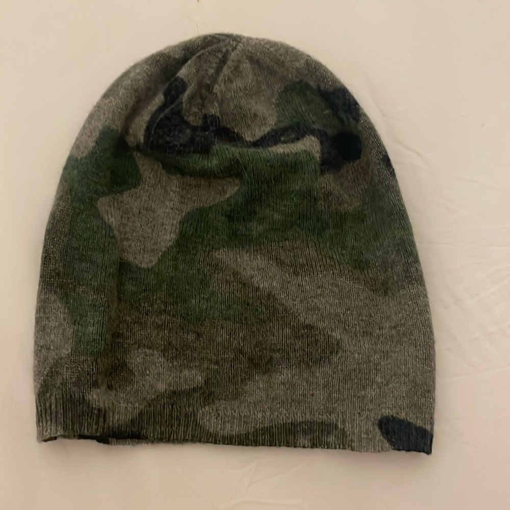 Cashmere camo beanie